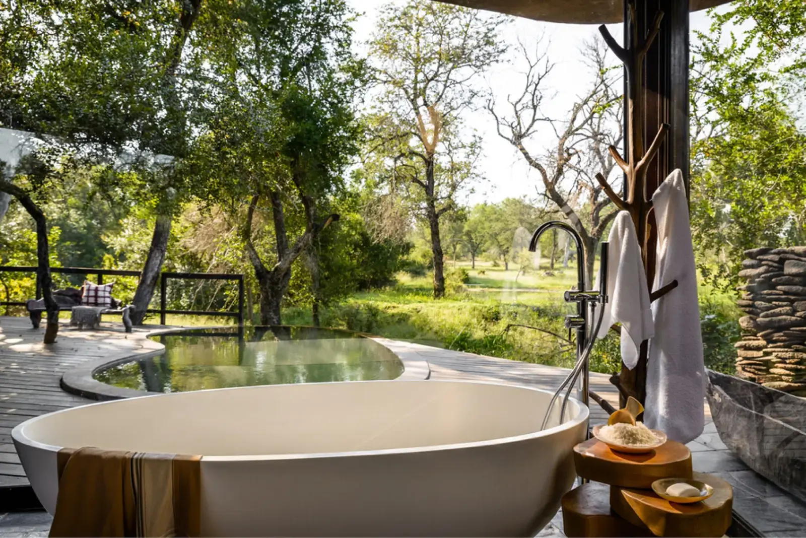 Singita Boulders Lodge exterior among granite boulders