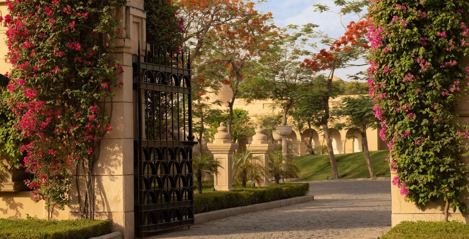 Grand lobby courtyard at The Oberoi Amarvilas