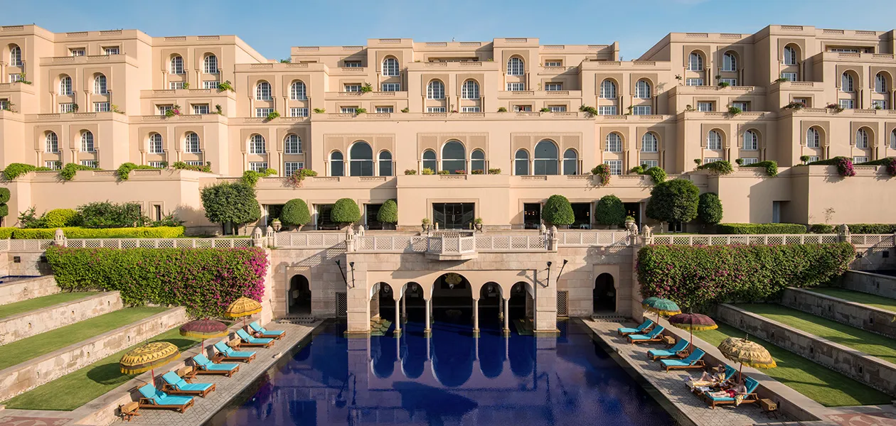 The Oberoi Amarvilas — pool, press photograph from the official property site