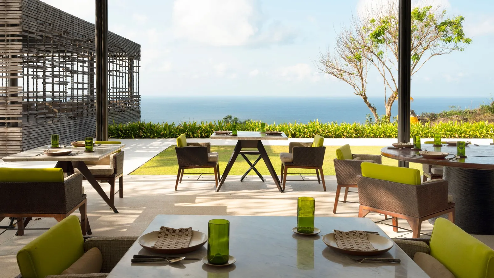 Alila Villas Uluwatu — dining, press photograph from the official property site