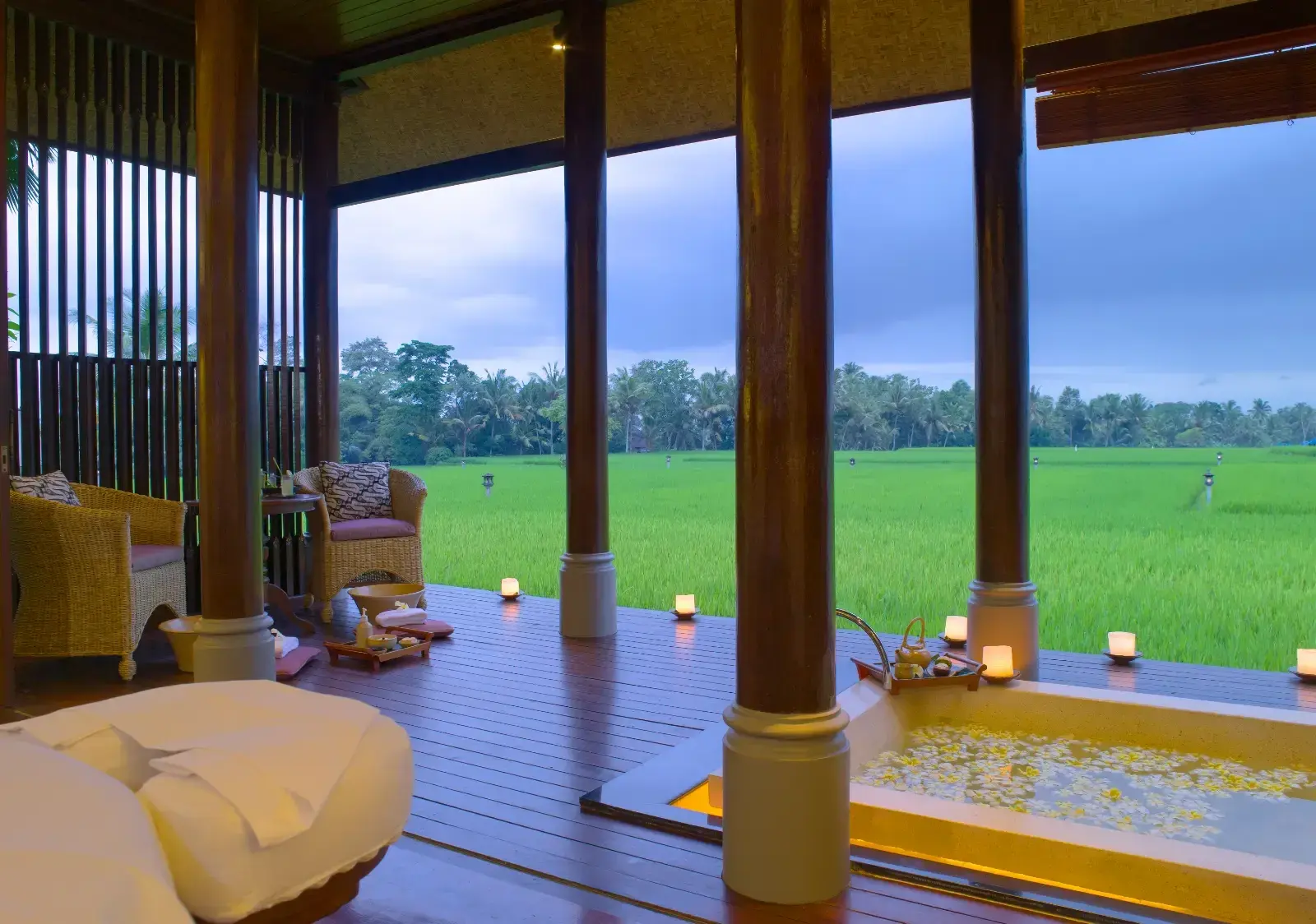 spa suite rice field view at Tanah Gajah