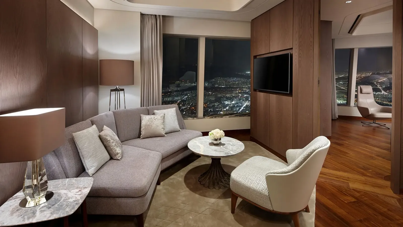 Guest room at Signiel Seoul