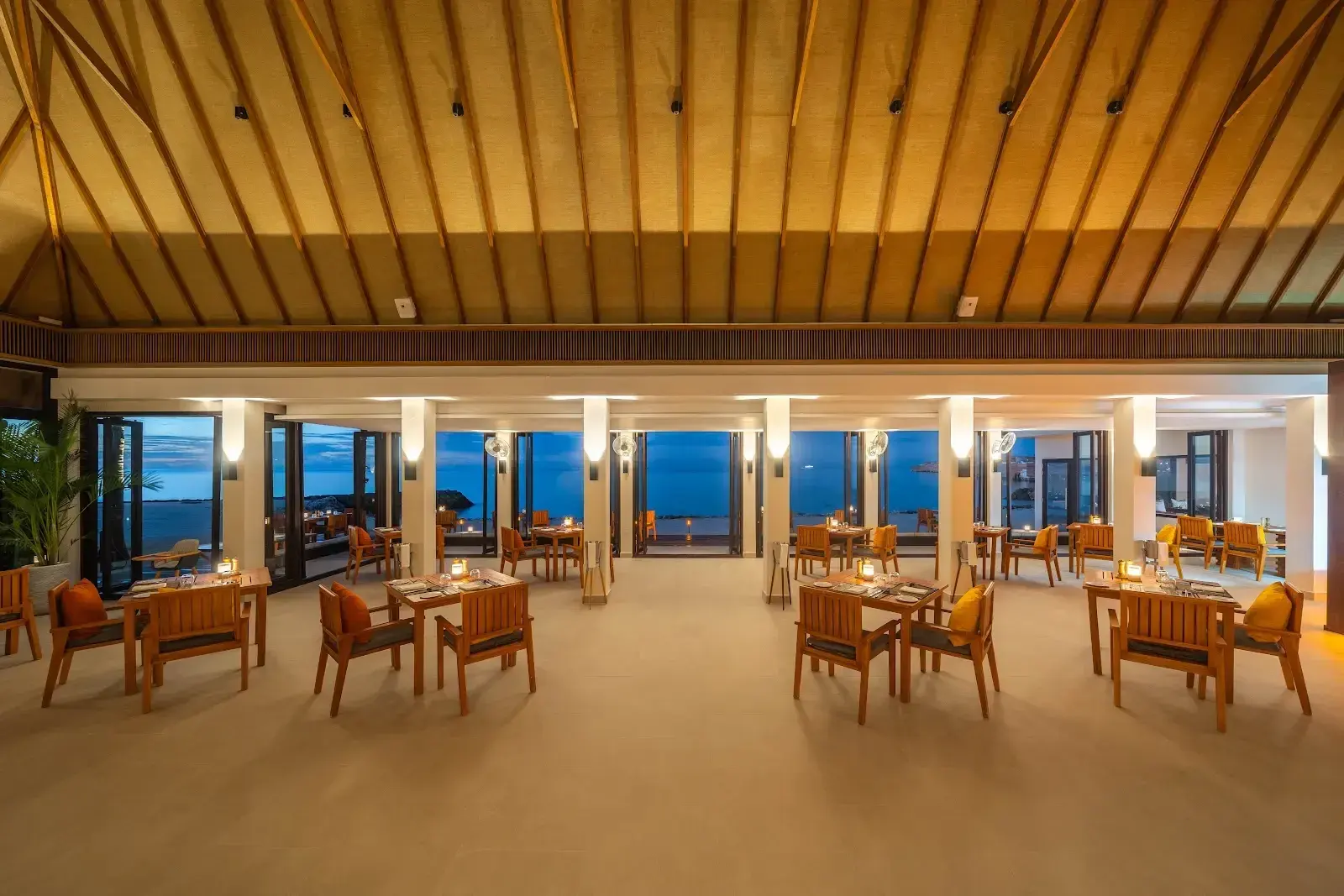 mar-umi interior at Kuda Villingili