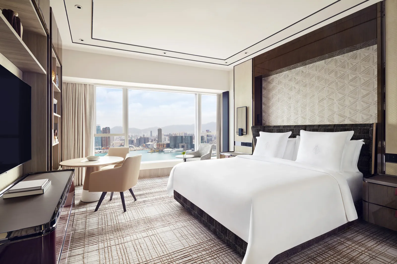 Four Seasons Hotel Hong Kong — lobby, press photograph from the official property site