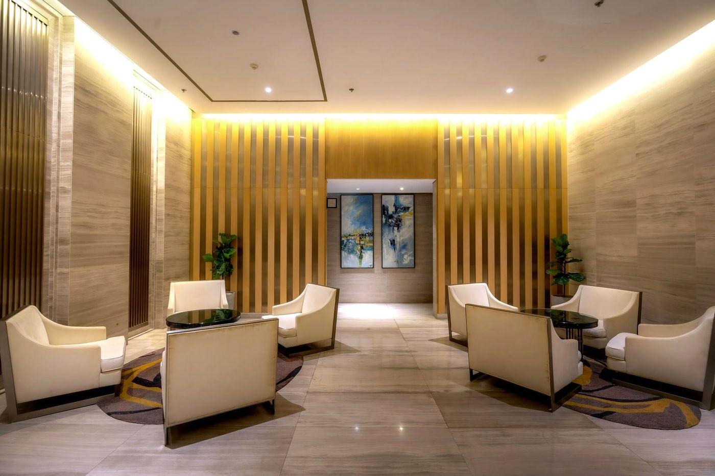 The Hari Singapore to Open on Opening Watch: What Luxury Travelers Should Know shown as a premium editorial travel planning scene tied to Reopening, Room-category, Hari Singapore. Arrival and decision context.